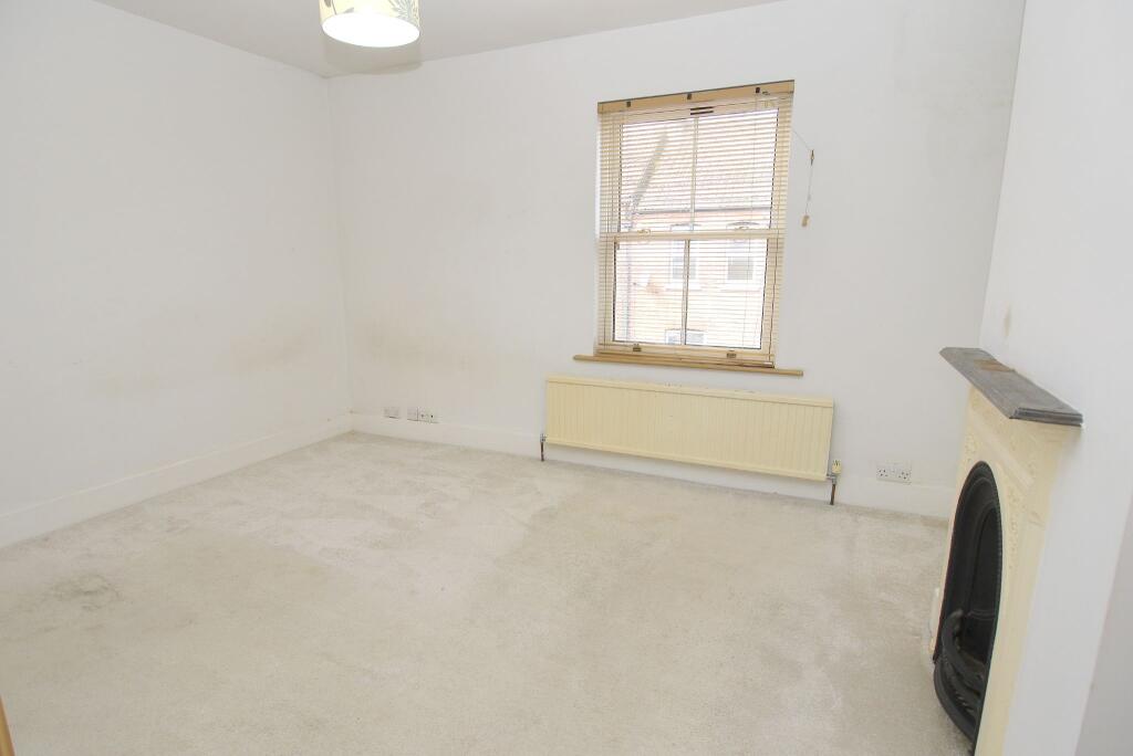 House in Sevenoaks - More