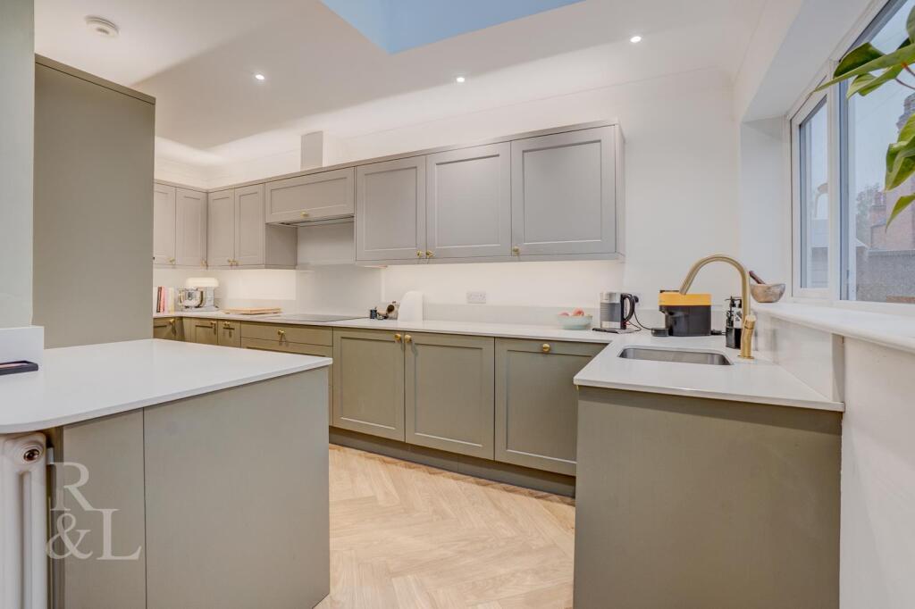 House in Nottingham - View 5