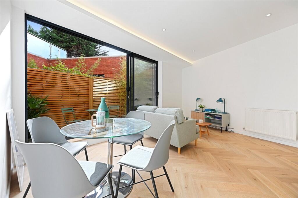 Apartment in London, Shepherd's Bush - View 5