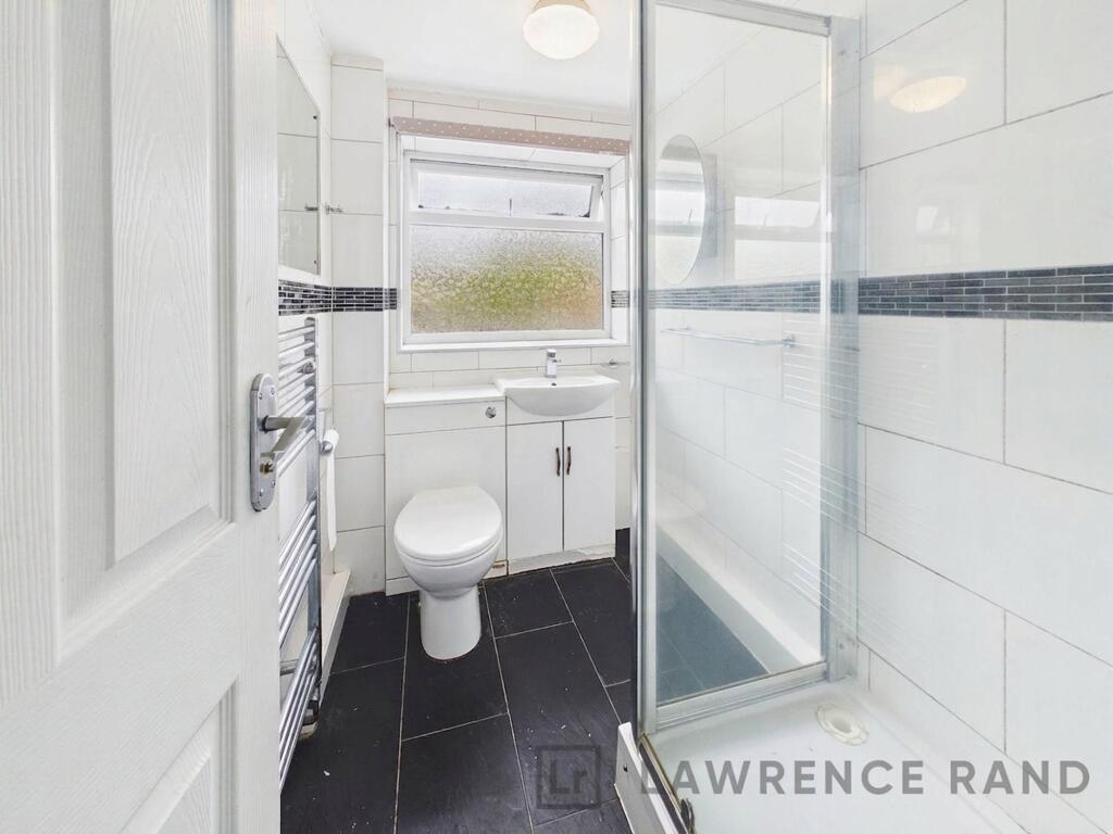Apartment in Southall - View 3