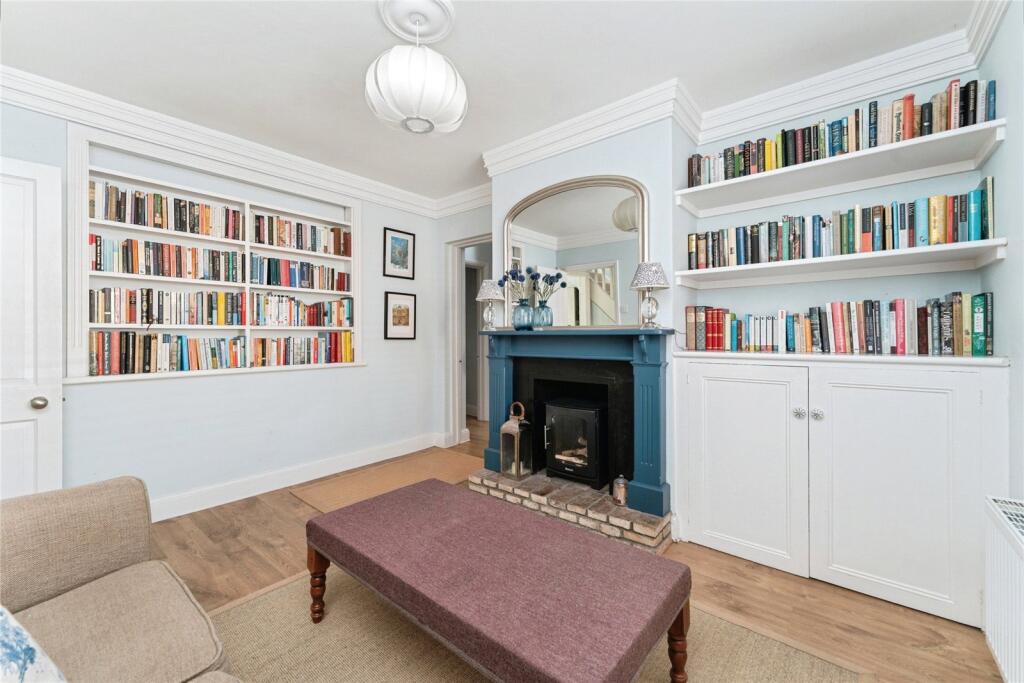 House in Cambridge - More