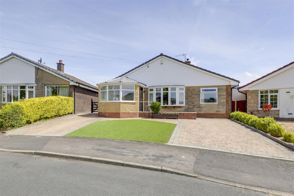 Chelston Drive, Helmshore, Rossendale photo 3