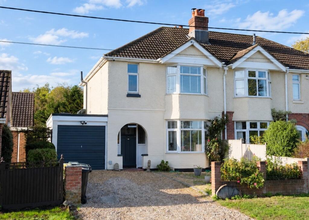 3-bed semi-detached on Cracknore Hard Lane, Marchwood, Southampton, SO40 4UT, £450,000