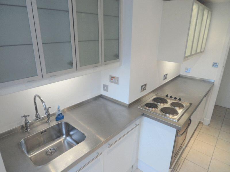 Apartment in London - View 3