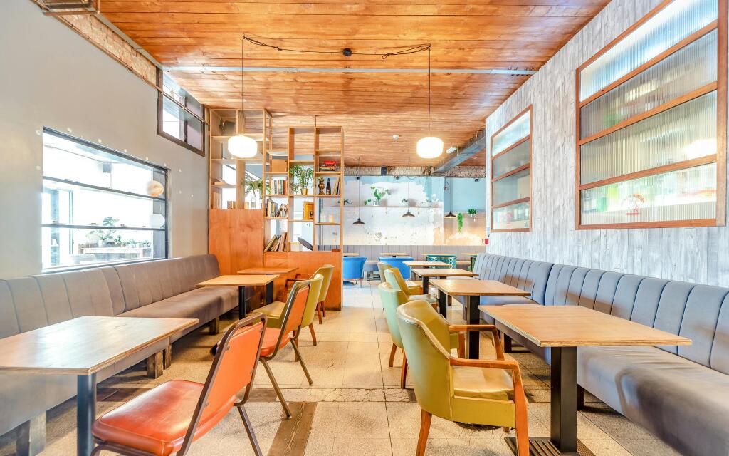 8689817-interior06.jpg