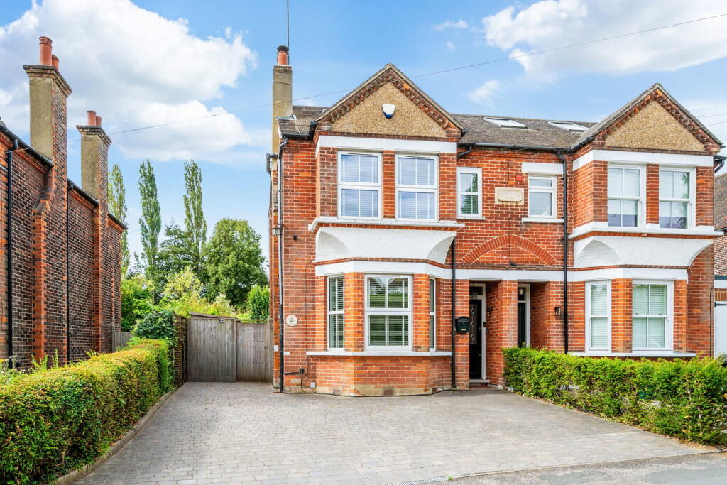 Main image of property: Barrow Green Road, Oxted, RH8 0NJ