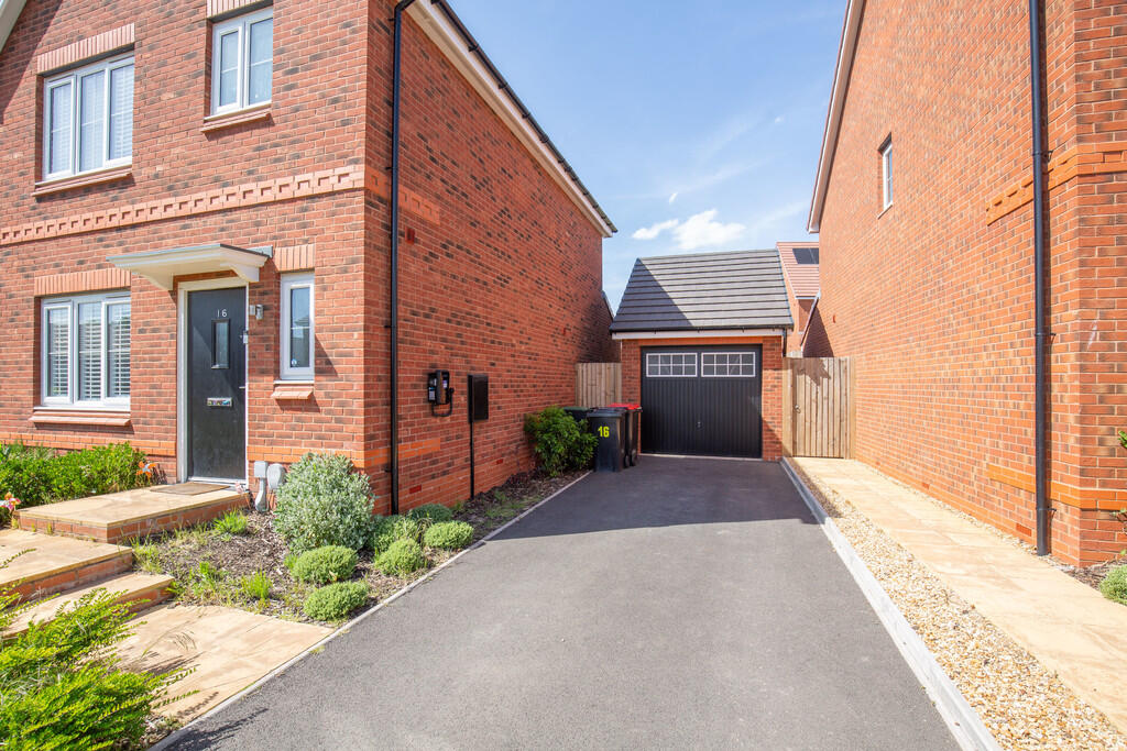 Goldfinch Road, Warton photo 3