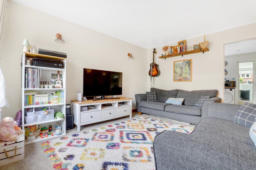 House in Gedling, St. Albans - View 3