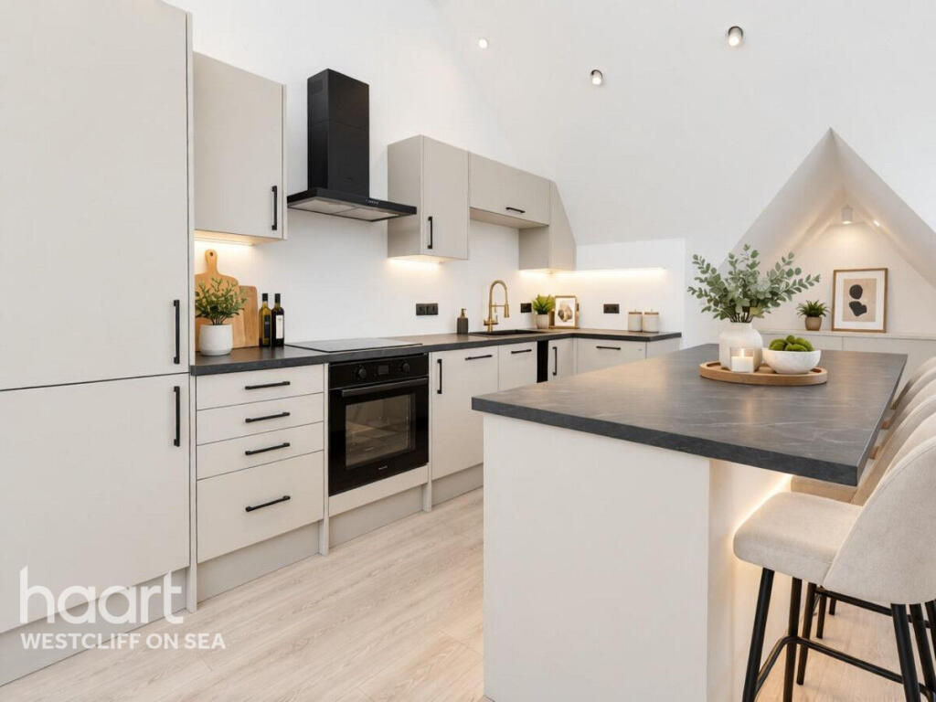 Apartment in Southend-on-Sea, Essex - View 2