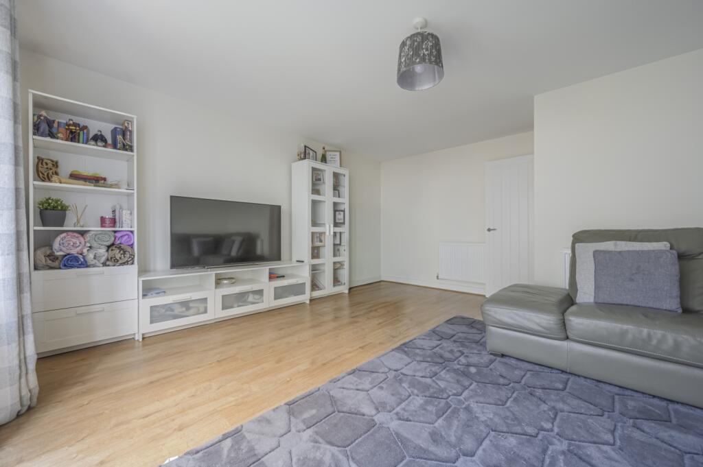 Sir Bernard Lovell Road, Malmesbury, Wiltshire, SN16 photo 3