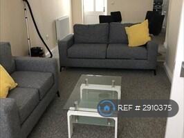 4 bedroom semi-detached house for rent
