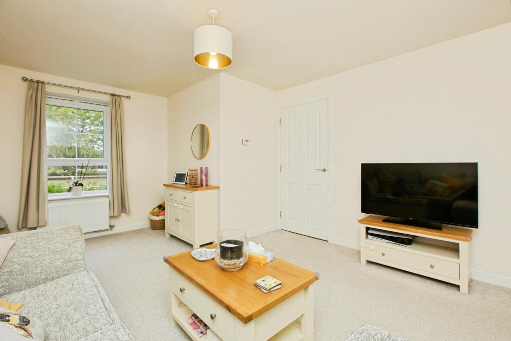 House in South Derbyshire, Highfields, Findern - More