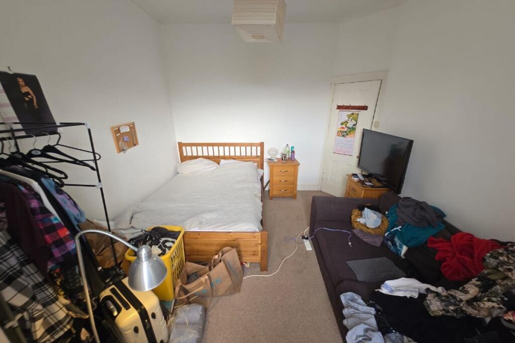Apartment in Paisley, Argyll and Bute - View 4