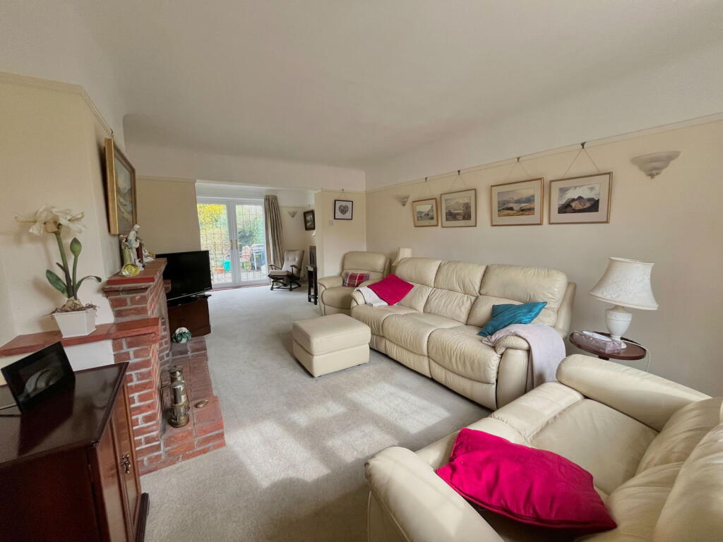 7 Solent Way, Alverstoke, PO12 2NR photo 3