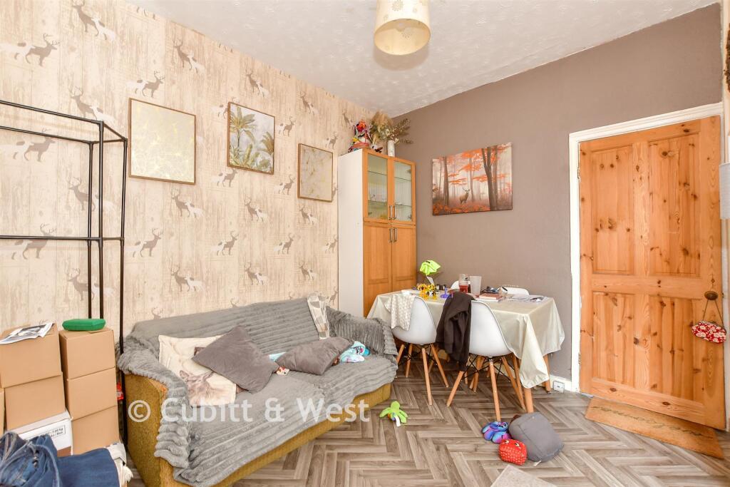 House in Portsmouth - More