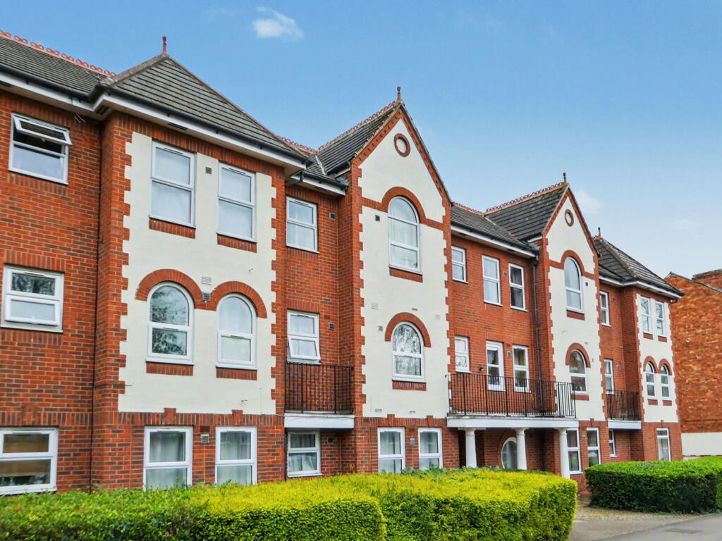Main image of property: Coopers Gate, Banbury, OX16 2EQ