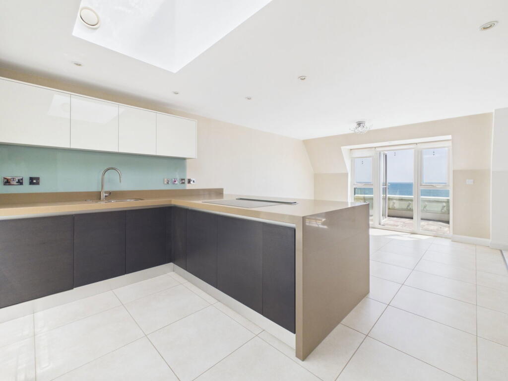 Marine Parade, Worthing, BN11 3FE photo 4