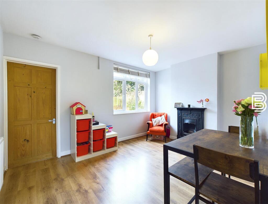 Leys Road, Hillmorton, Rugby photo 3