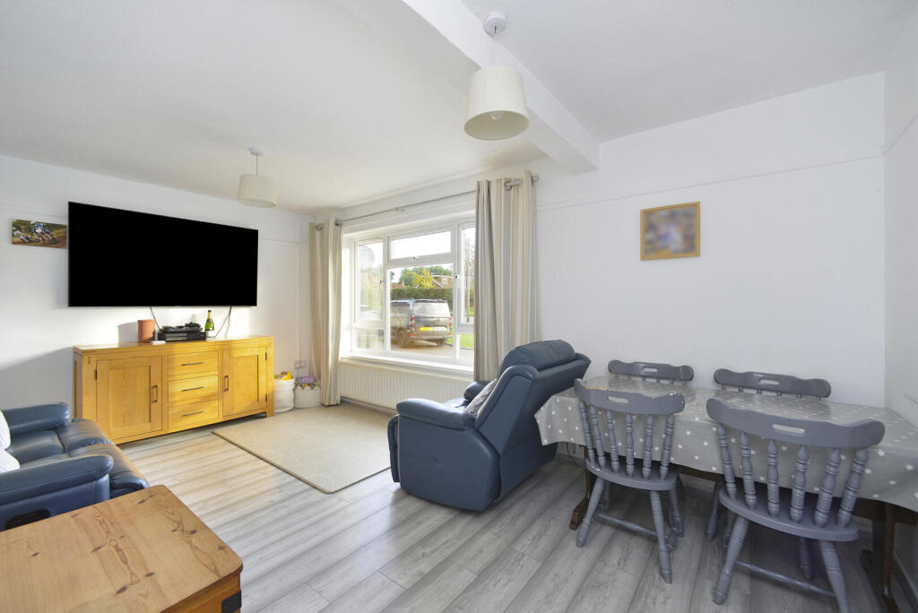 House in Waverley, Chiddingfold - View 4