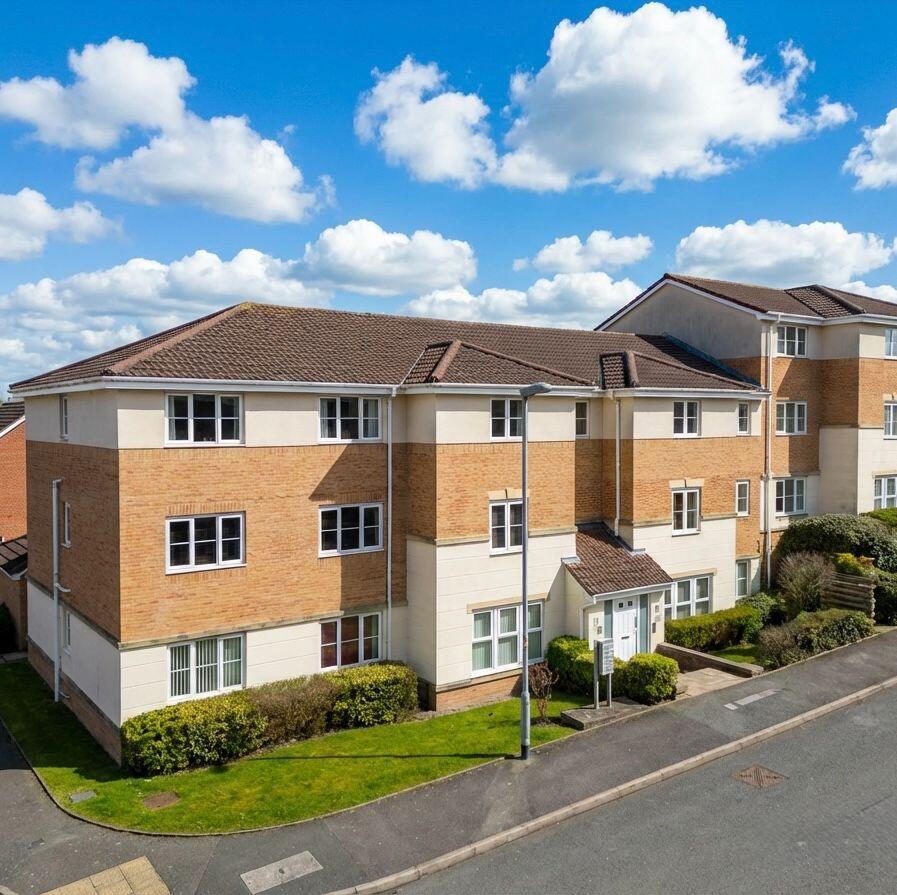 Main image of property: The Links,Hyde,SK14 4GR