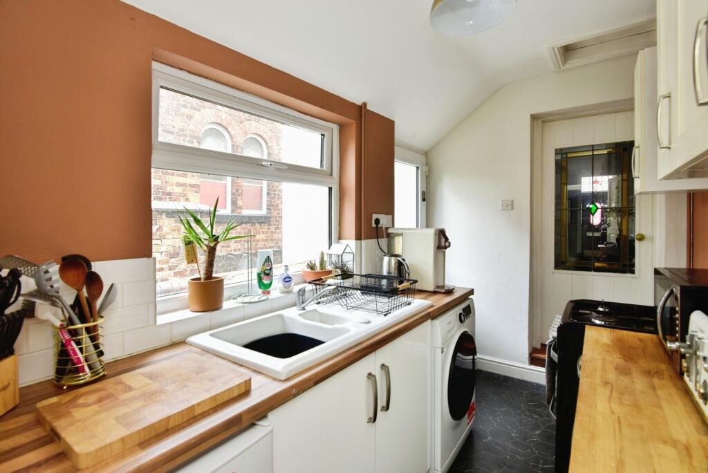 House in Stoke-on-Trent - View 4
