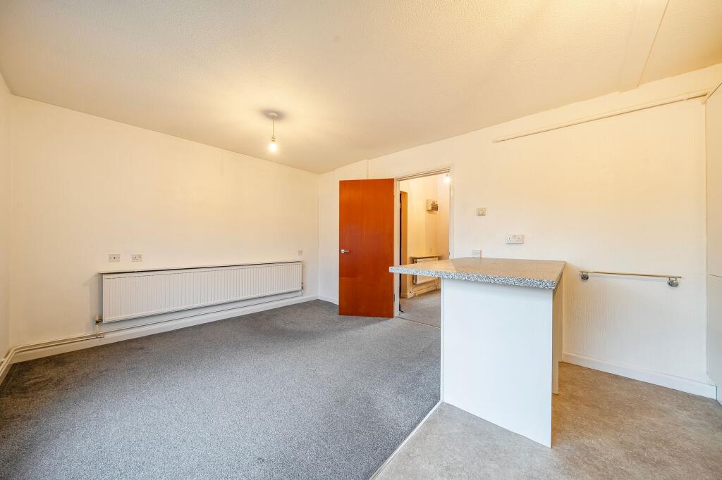 Apartment in Bromley - View 3