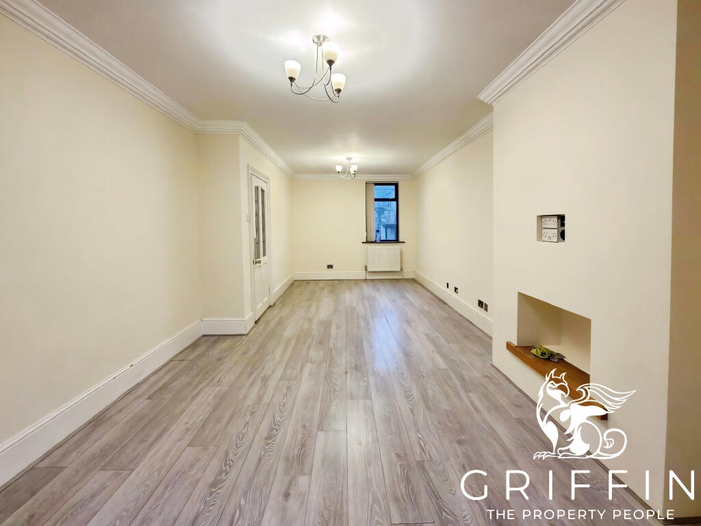 Main image of property: London Road, Grays, RM17