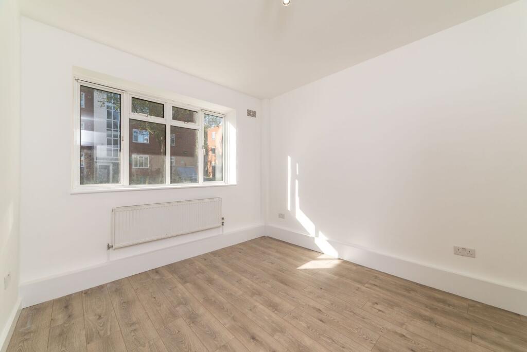 Apartment in London - More