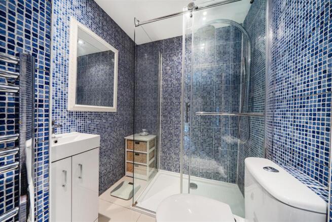 ENSUITE SHOWER ROOM
