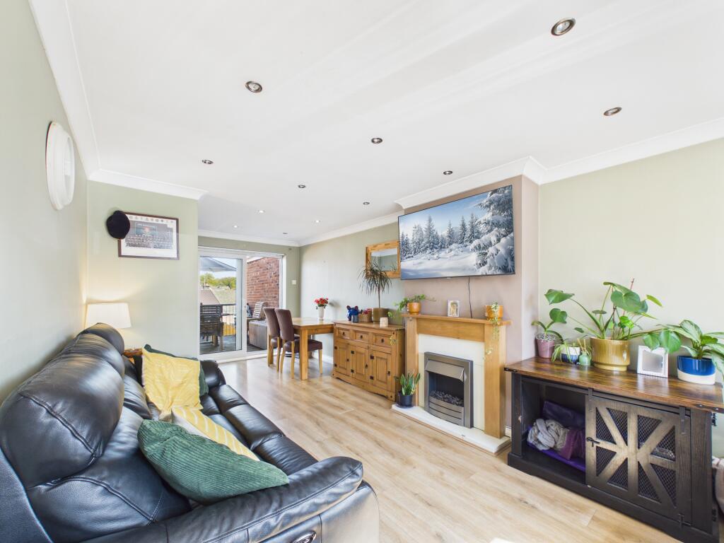 House in Newport - View 3