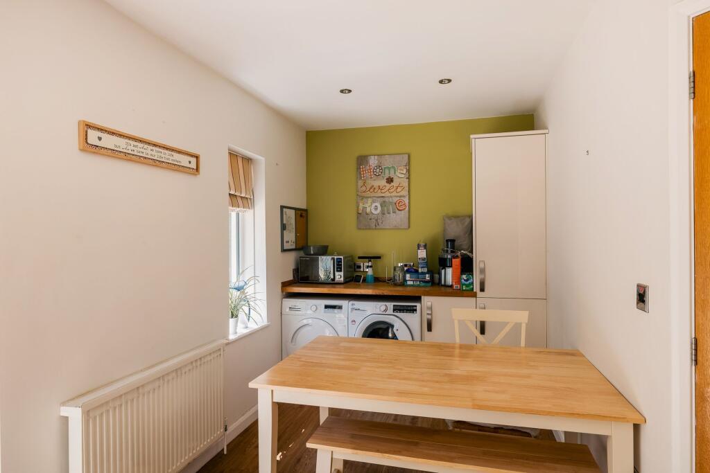 House in Crawley, Worth - More