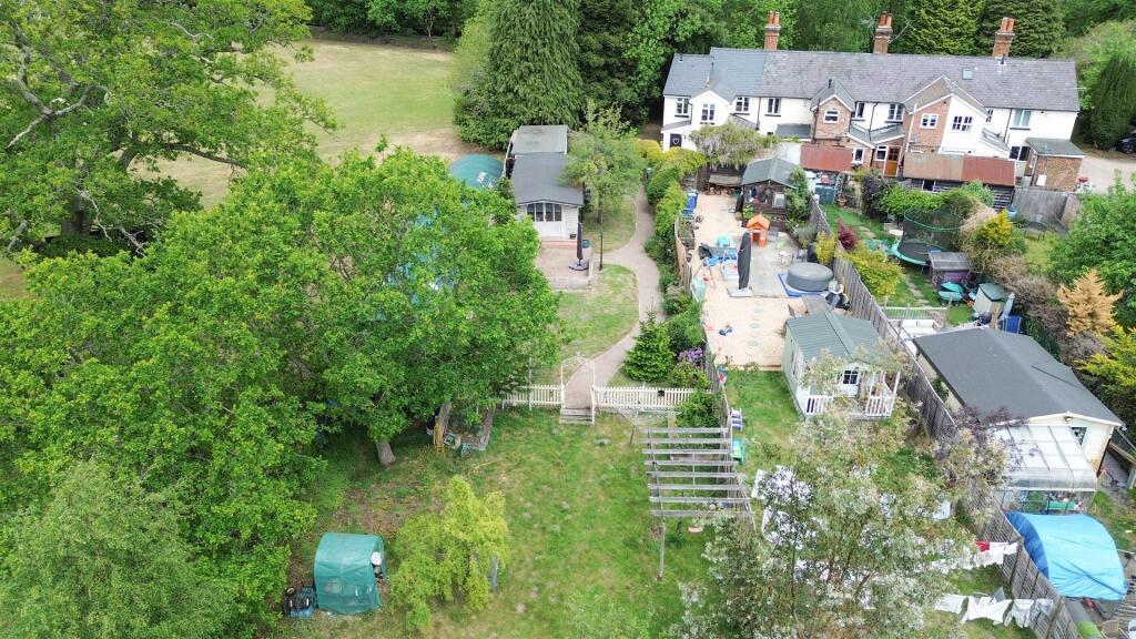 Minley Road, Blackwater, Camberley photo 2