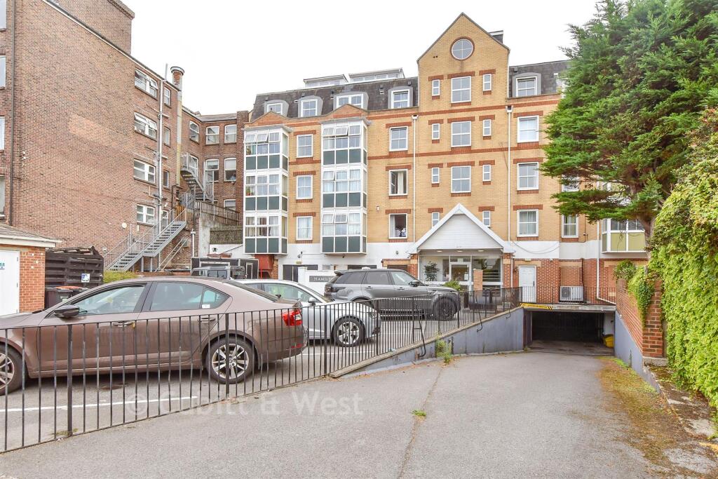 Apartment in Portsmouth, Southsea - View 2