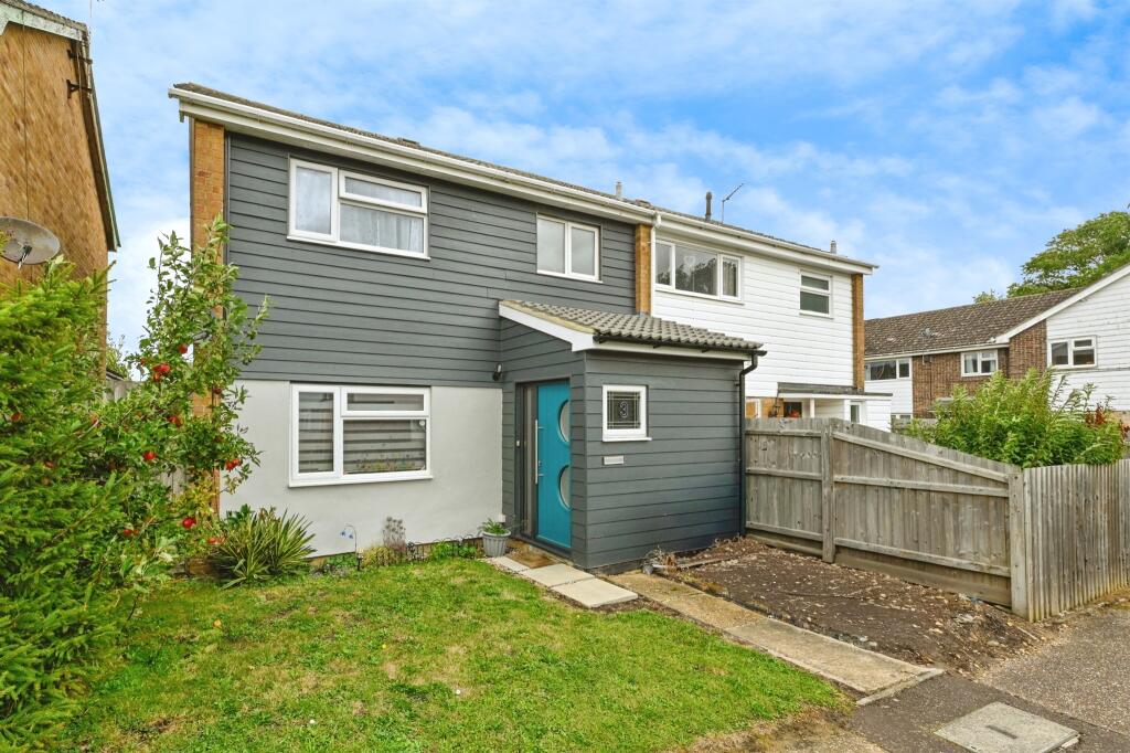 3-bed semi-detached on Kings Green, KING'S LYNN, £170,000