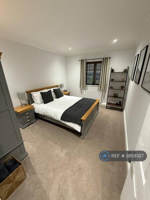 House in Doncaster - View 5