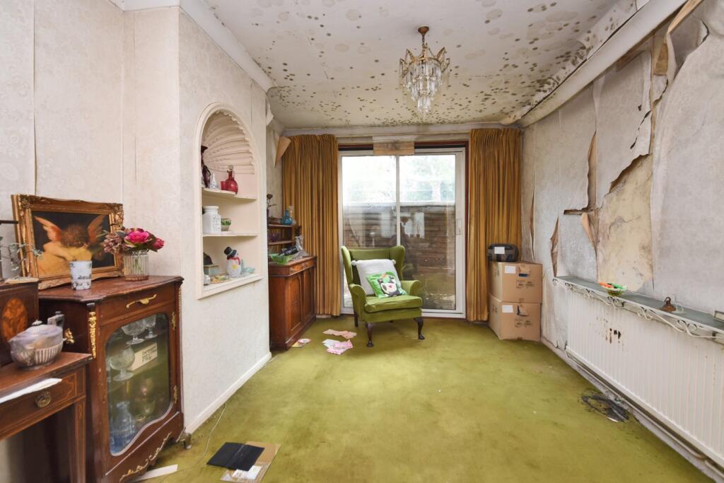 House in Sutton - View 4