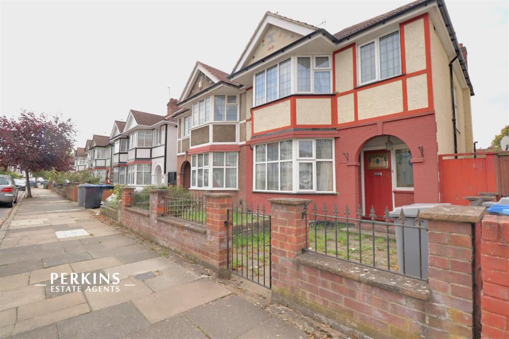 3-bed semi-detached on Wembley, HA9, £650,000