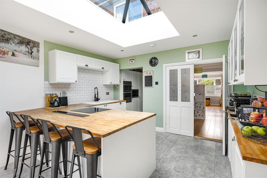 House in Ware, Kings Hill - View 4