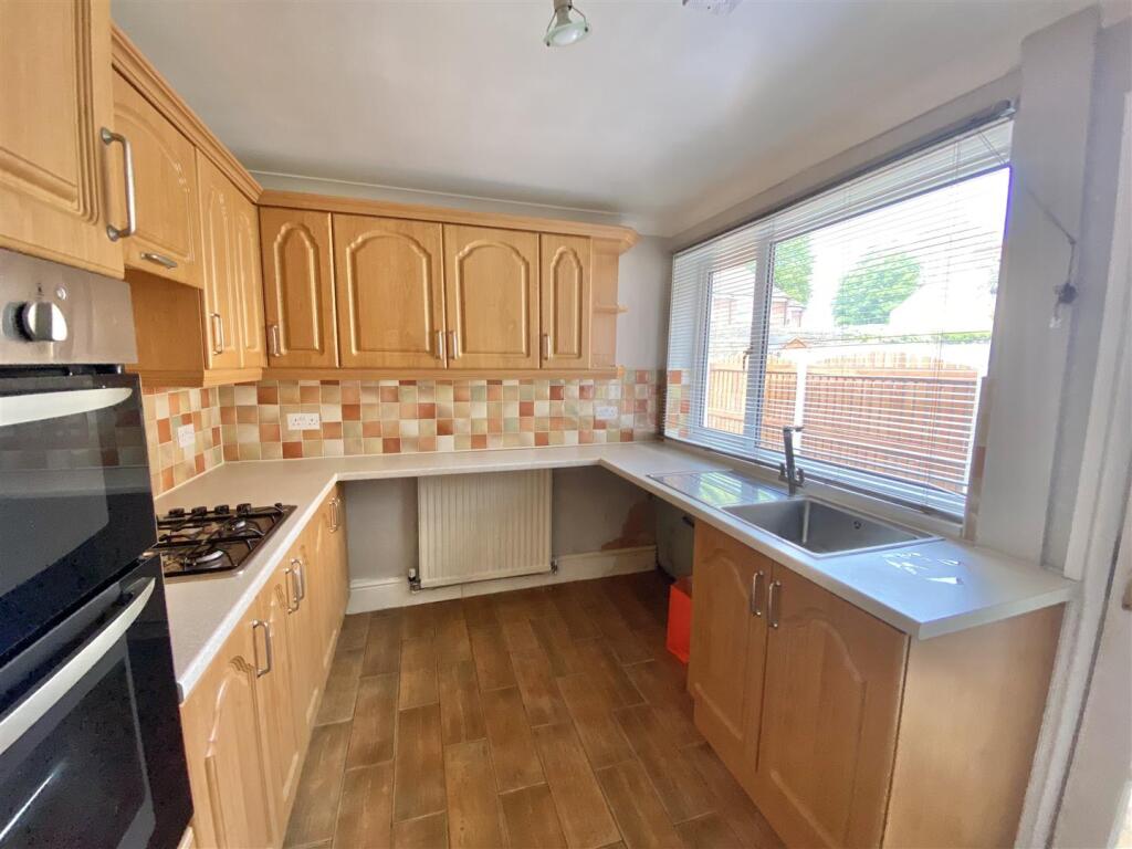 House in Mansfield, Nottinghamshire - View 3