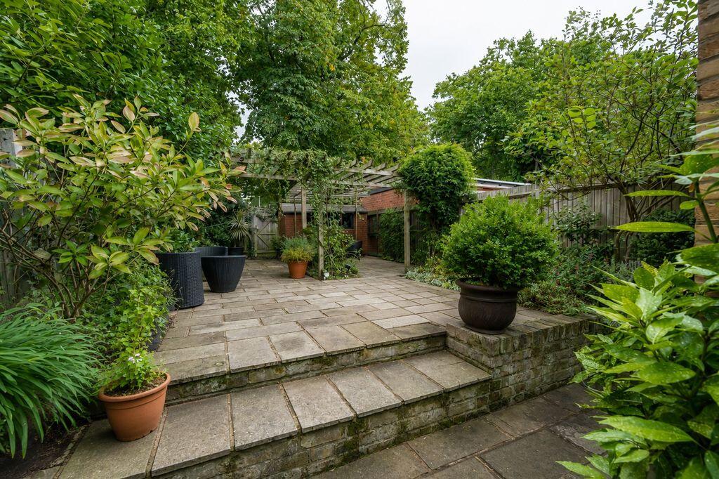 Apartment in Harrow - View 4