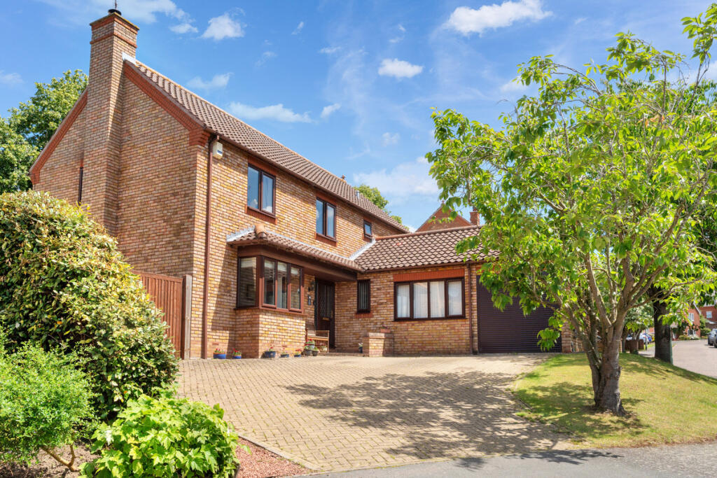 Main image of property: Daundy Close, Ipswich, IP2