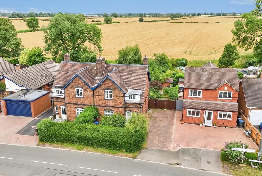 3-bed semi-detached on Atterton Lane, Witherley, £275,000