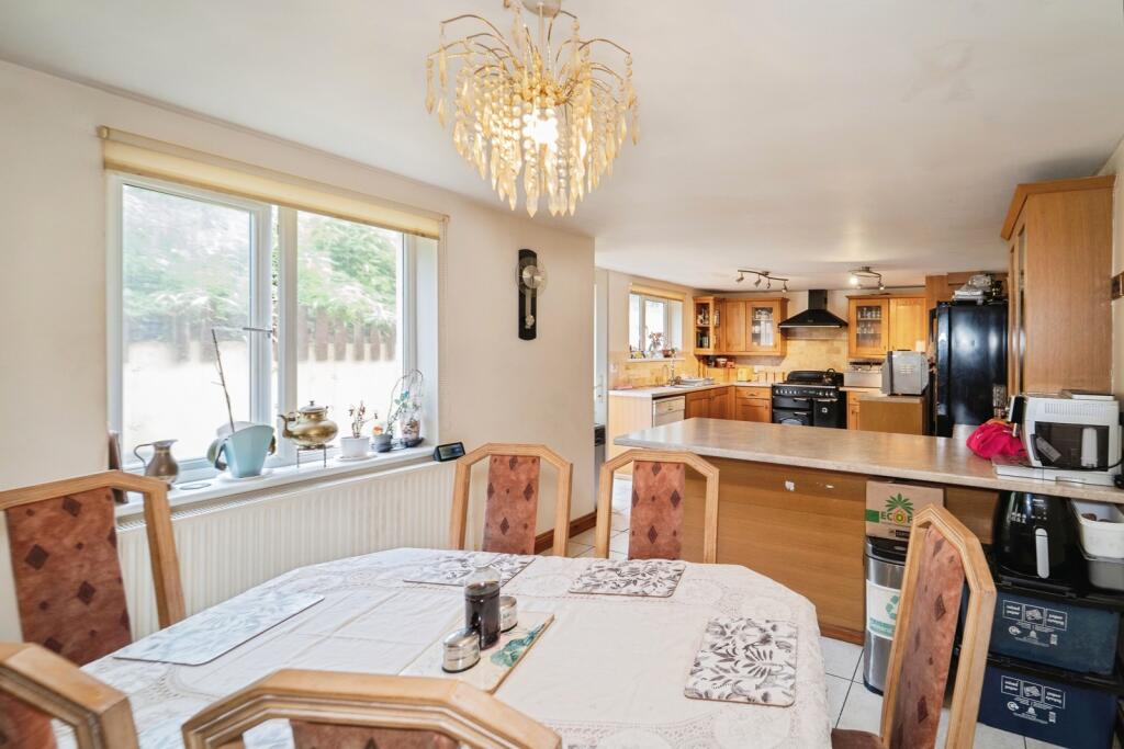 House in Saundersfoot, Pembrokeshire - More