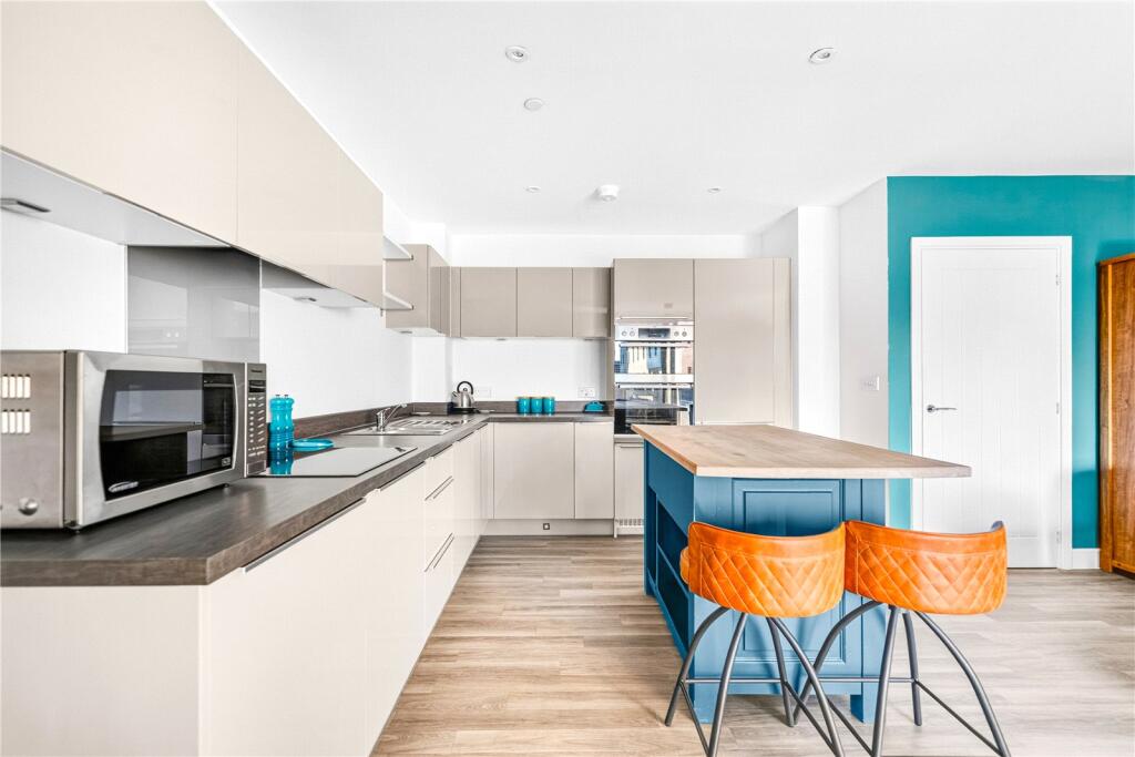 Apartment in London, Higham Hill - View 3