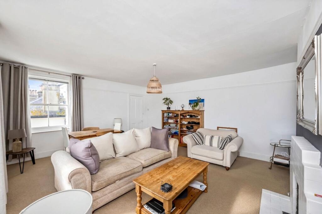 Apartment in Brighton - View 5