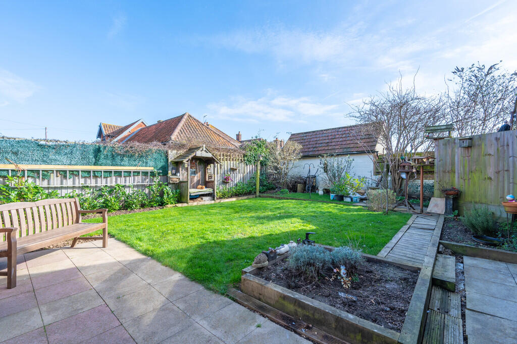 White Horse Close, Felixstowe photo 4