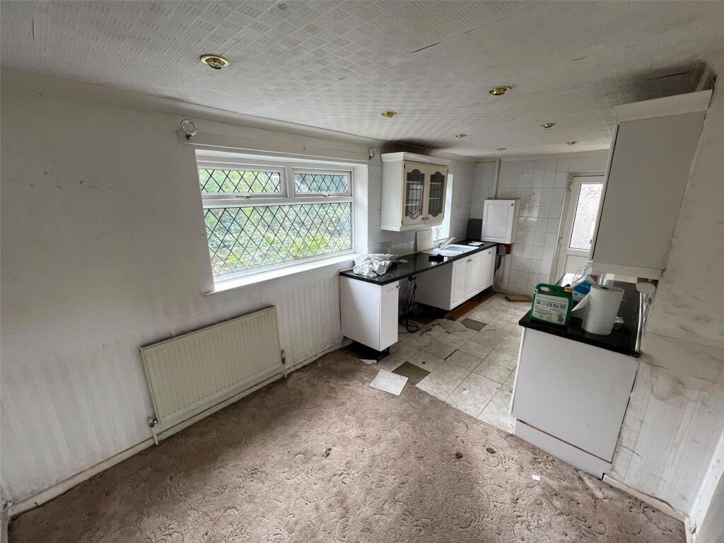 House in Oldham, Hathershaw - View 5