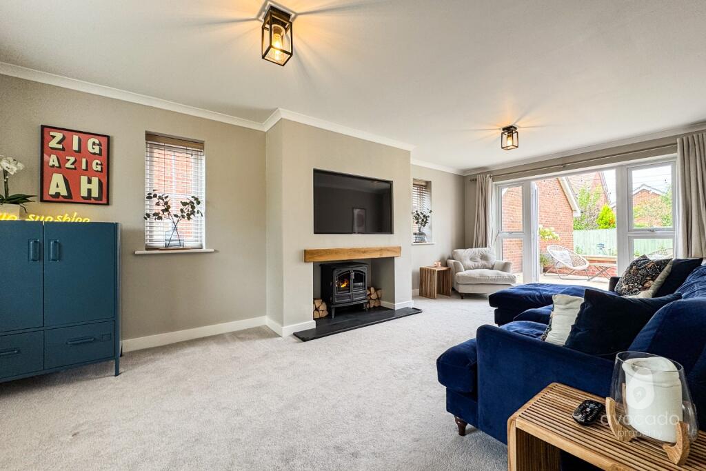 House in Wokingham, Emmbrook - View 2