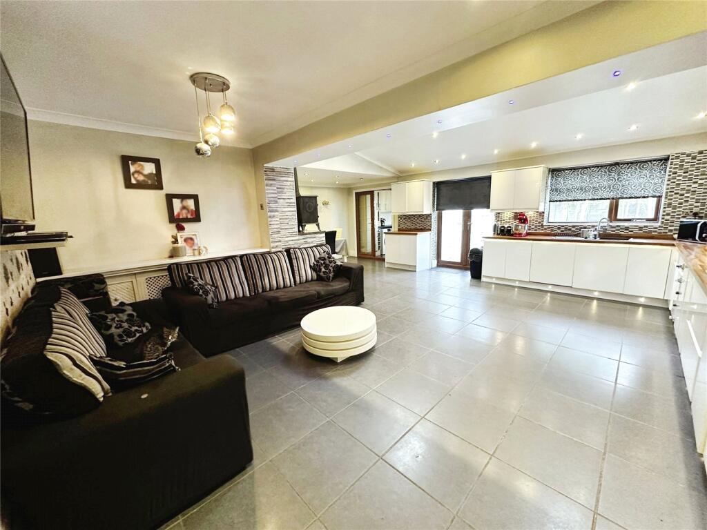 Sanders Road, Coventry, Warwickshire, CV6 photo 3