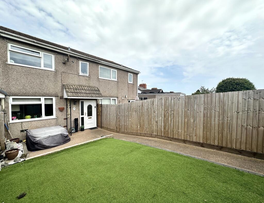3-bed terraced on St. Marys Crescent, Rogiet, £250,000